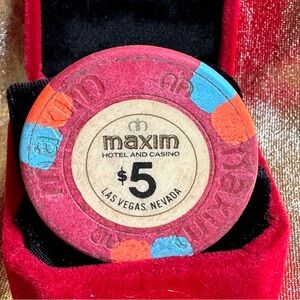 Maxim Hotel and Casino $5 Chip
